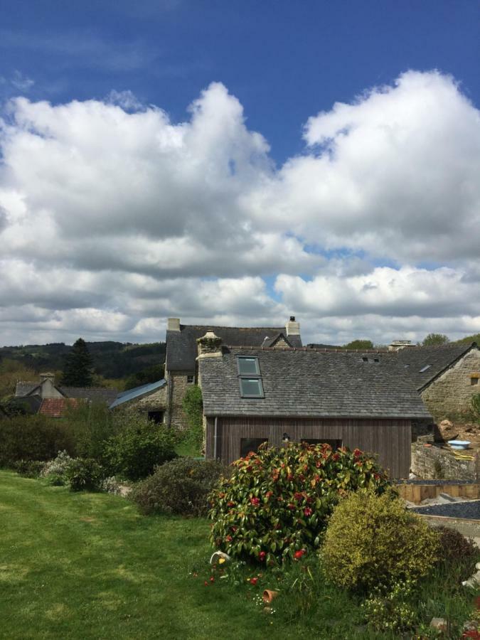 Le Gîte Le Grand Chêne Le Cloitre-Saint-Thegonnec Exterior foto